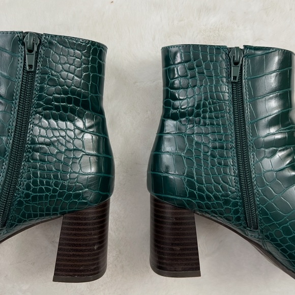 INC Green Croc Embossed Ankle Boots Block Heel Chunky Glam Side Zip Size 7.5 - Picture 5 of 8